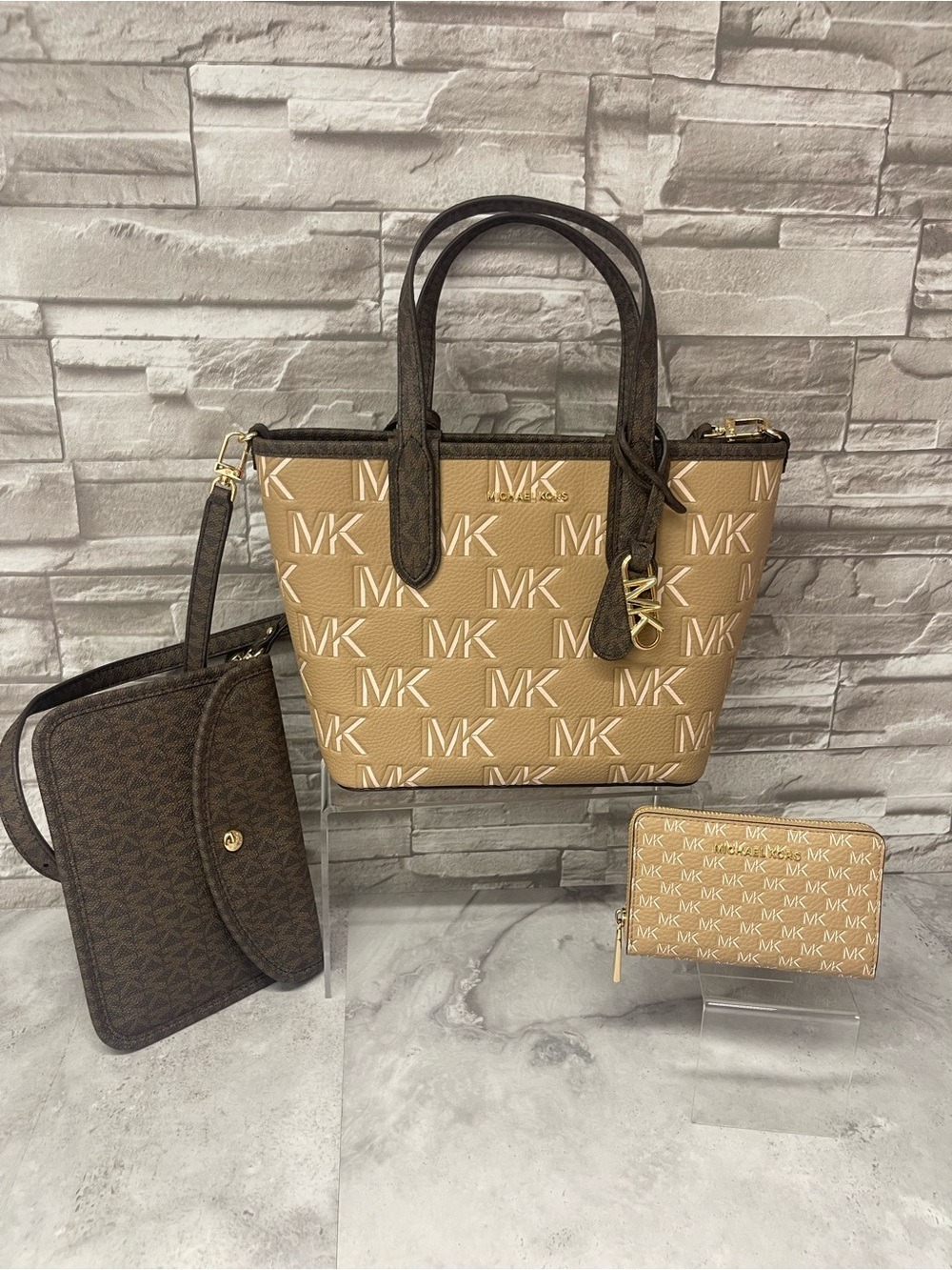 Michael Kors Eliza Small Embossed Tote & Matching Wallet Camel Brown Tan Logo - Picture 2 of 12